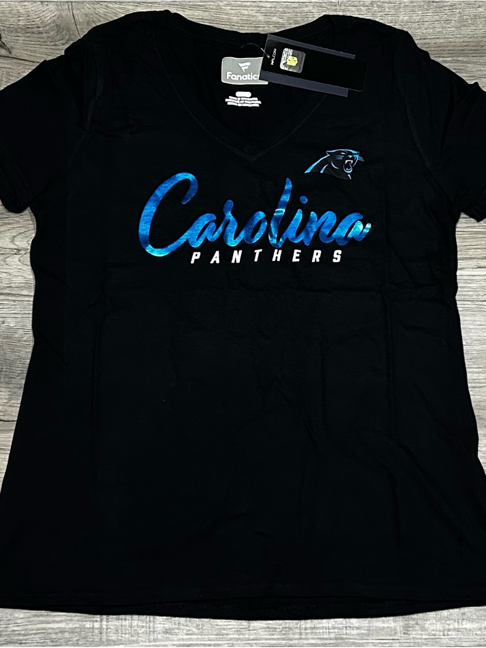 NWT Fanatics Carolina Panthers Womens Medium V-Neck T-Shirt Black Foil Logo NFL
